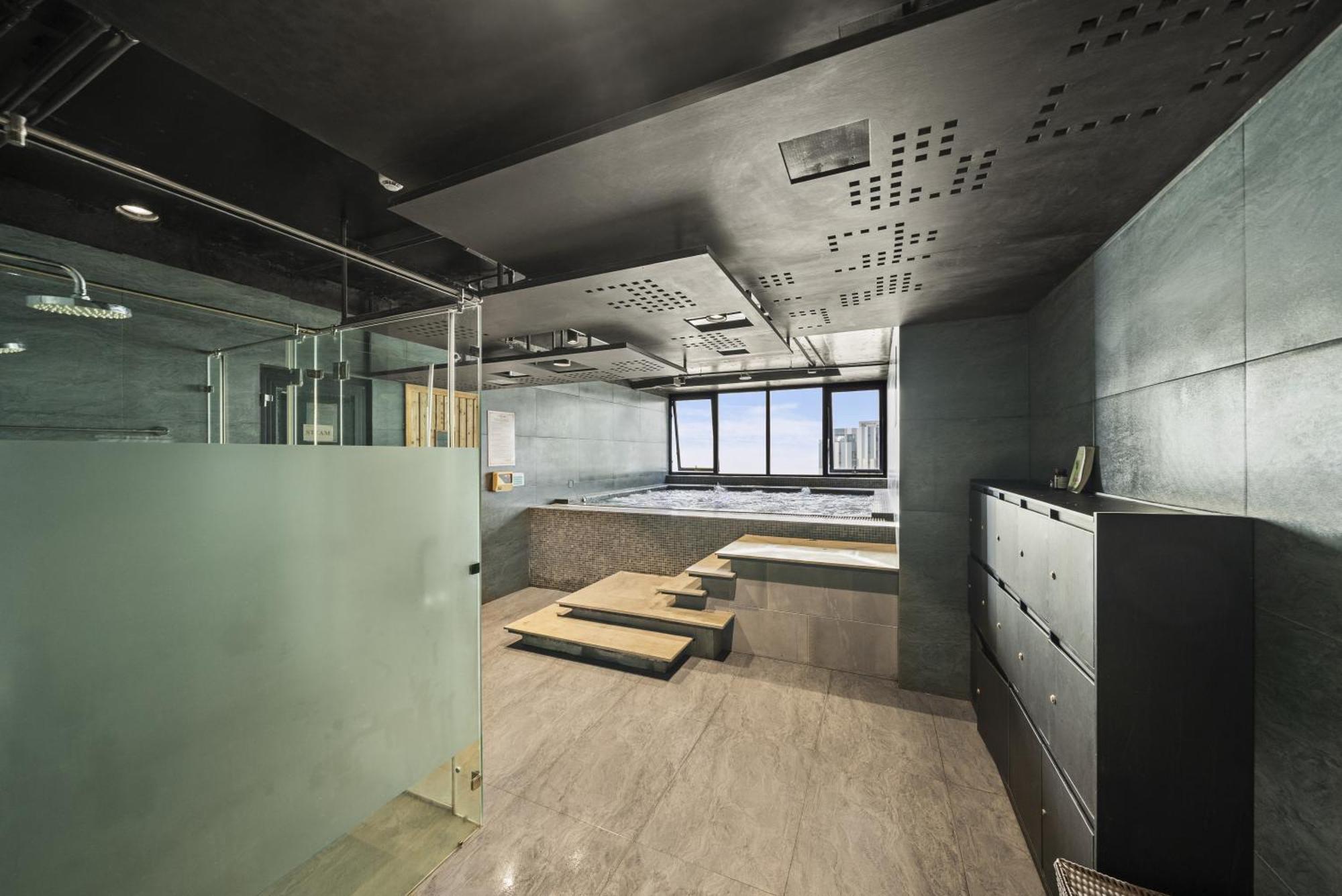 The Code Hotel & Spa Da Nang Exterior foto